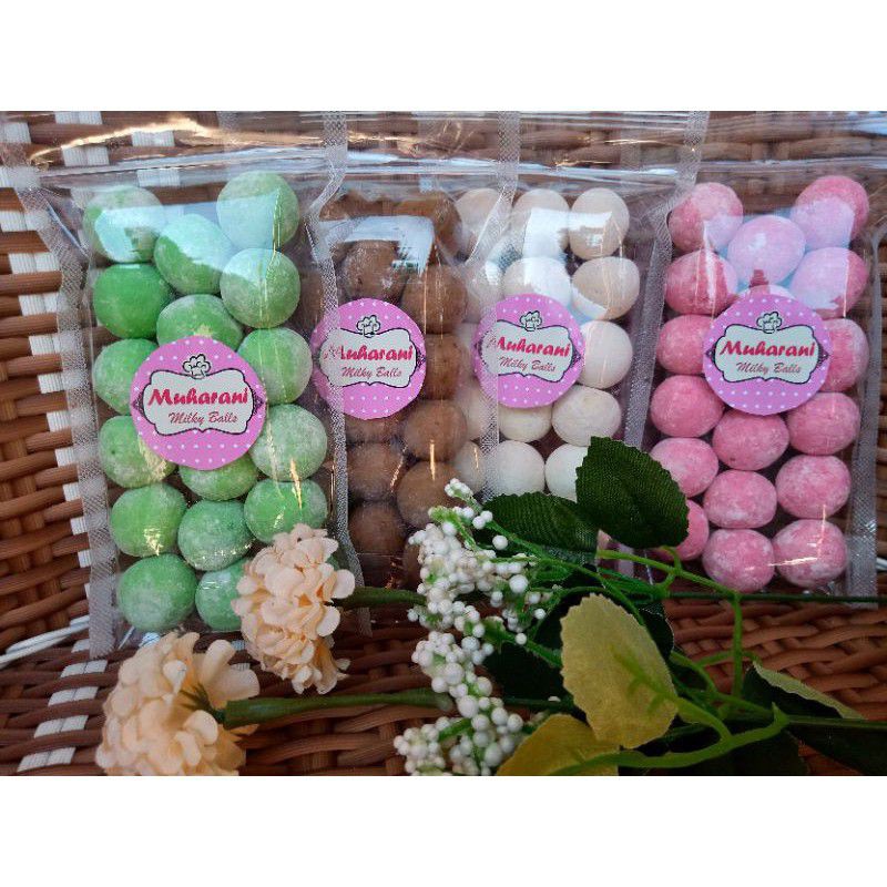 

Jajanan SD Bola susu, milk ball