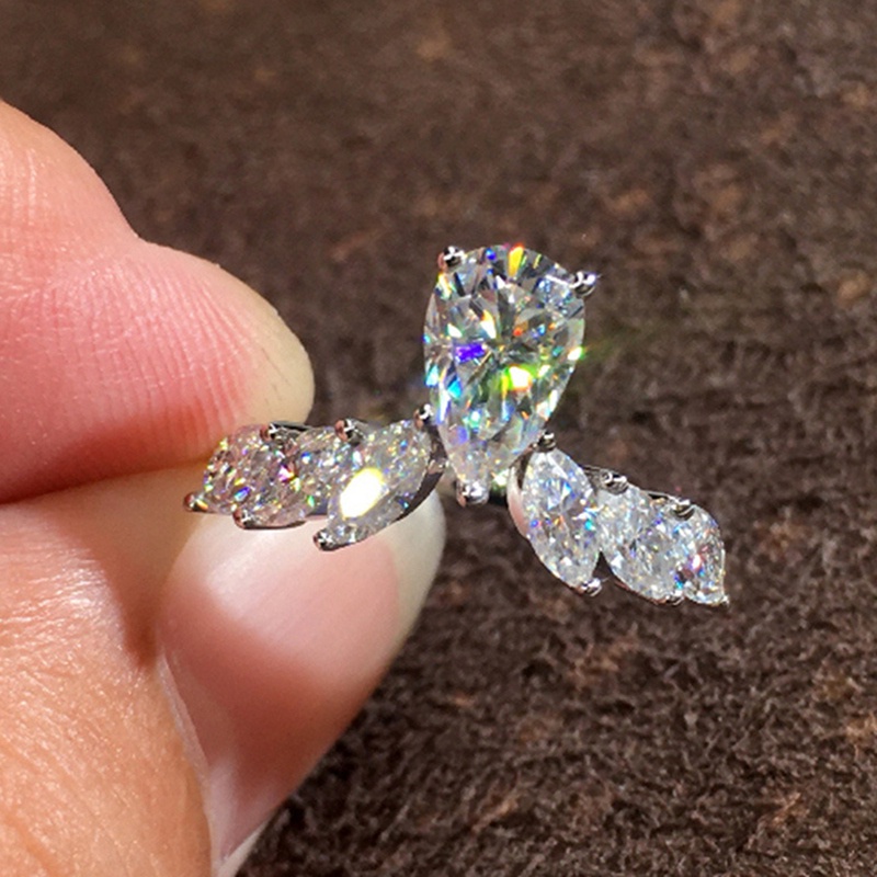 Female Finger Rings For Dance Party Dazzling White Cubic Zirconia Elegant Women Accessories Fashion Jewelry Bulk