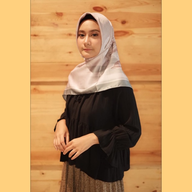 premium hijab maxmara motif