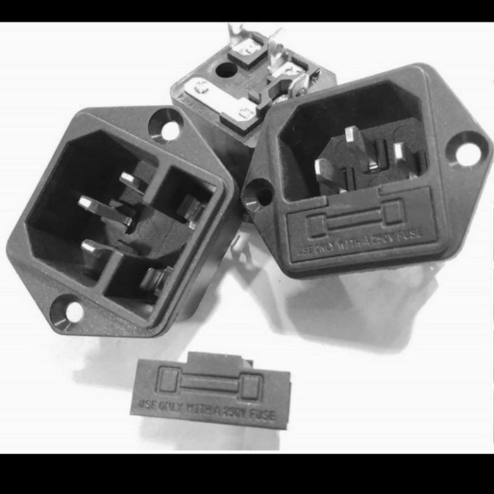 Soket ac in plus fuse / Soket listrik AC 3pin plus fuse