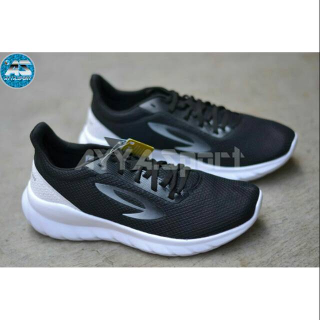 Sepatu running 910 nineten yasha black white