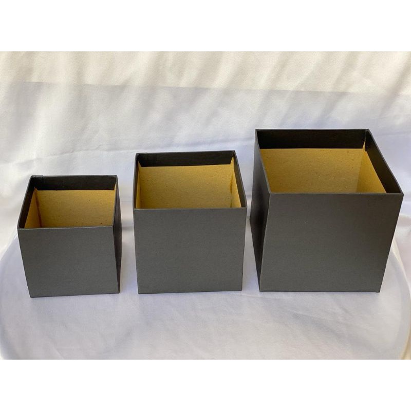 

Kotak Kado Tanpa Tutup Gift Box Florist Hadiah Tempat Bunga Hampers 1 Set 3 Ukuran