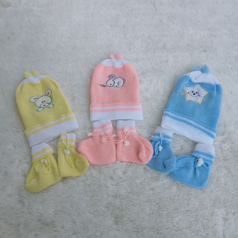 Setelan Topi + Kaos Kaki Bayi Kupluk New Born