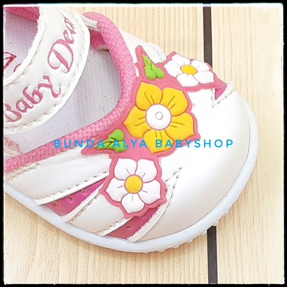 Sepatu Bayi Perempuan Empuk Usia 6 Bulan - 1 Tahun PUTIH Motif Bunga Bunyi Toet - Sepatu Anak Cewek Anti Slip