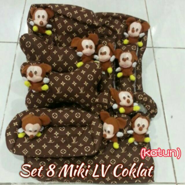 Bantal  Mobil  8 in 1 Tulang Boneka MICKEY LV  Coklat   Bantal  Mobil  8 in 1 Tulang Boneka MICKEY LV  Coklat