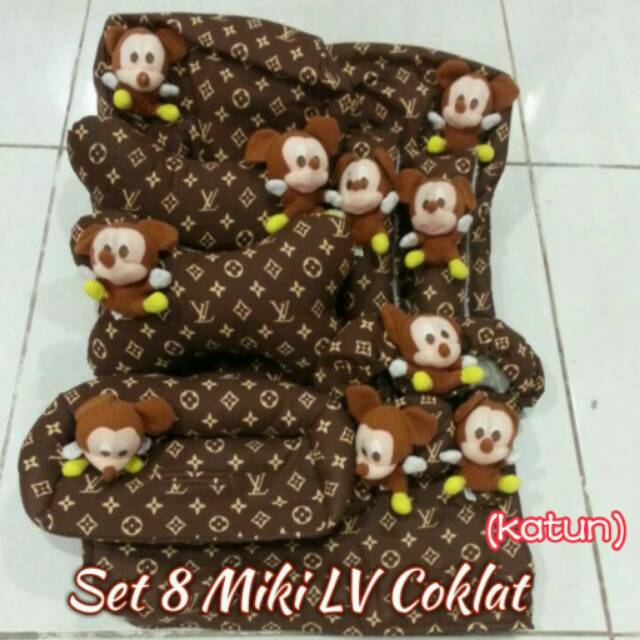  Bantal  Mobil  8 in 1 Tulang Boneka MICKEY LV  Coklat 