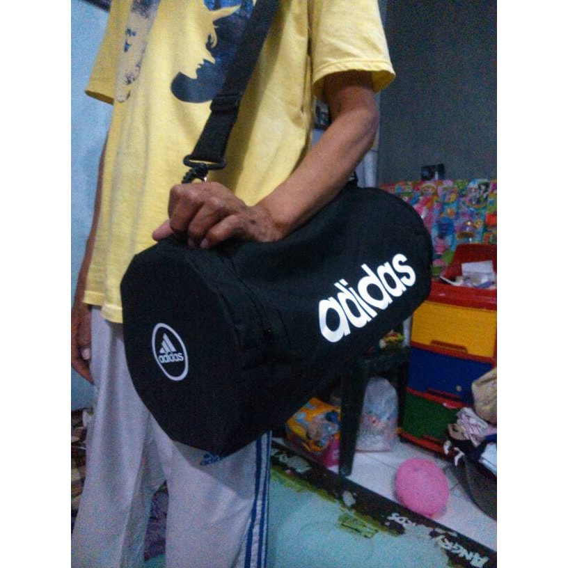 TAS SELEMPANG MERK ADIDAS