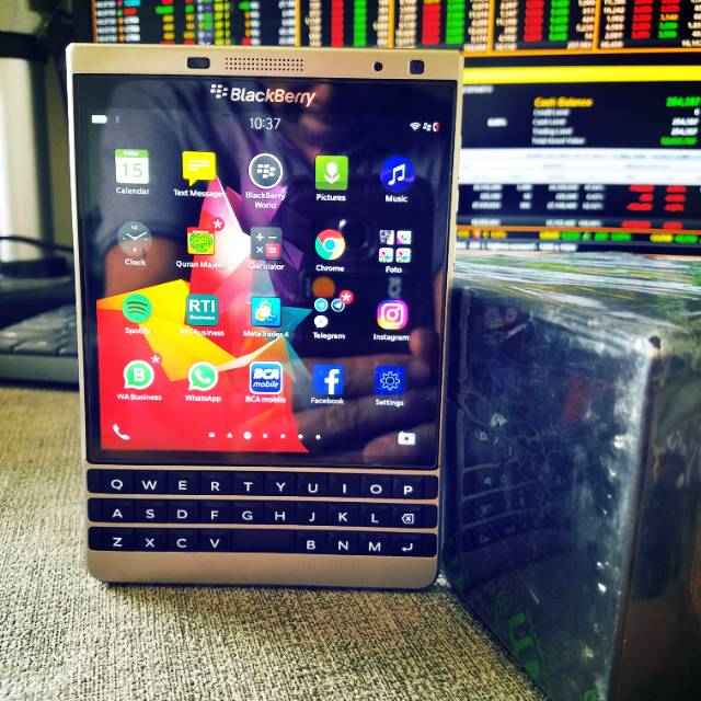 Blackberry Passport Silver Edition