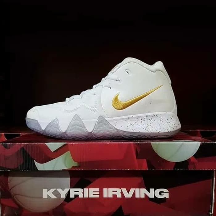 sepatu kyrie irving 4