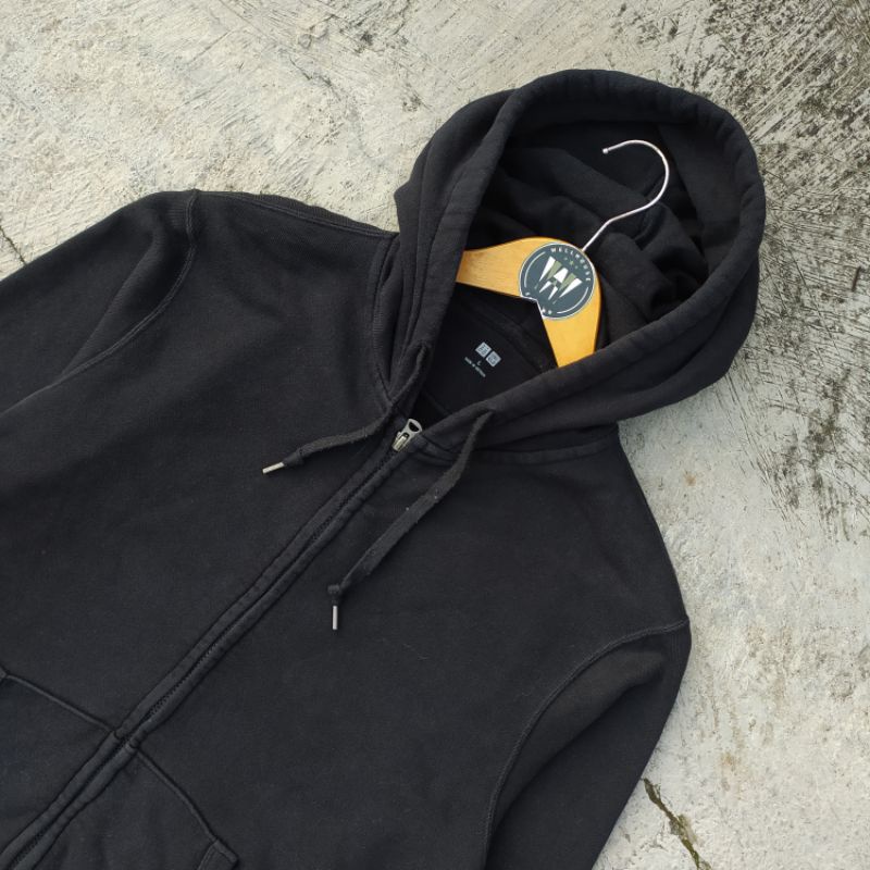 ZIP HOODIE UNIQLO HITAM / ZH UNIQLO HITAM