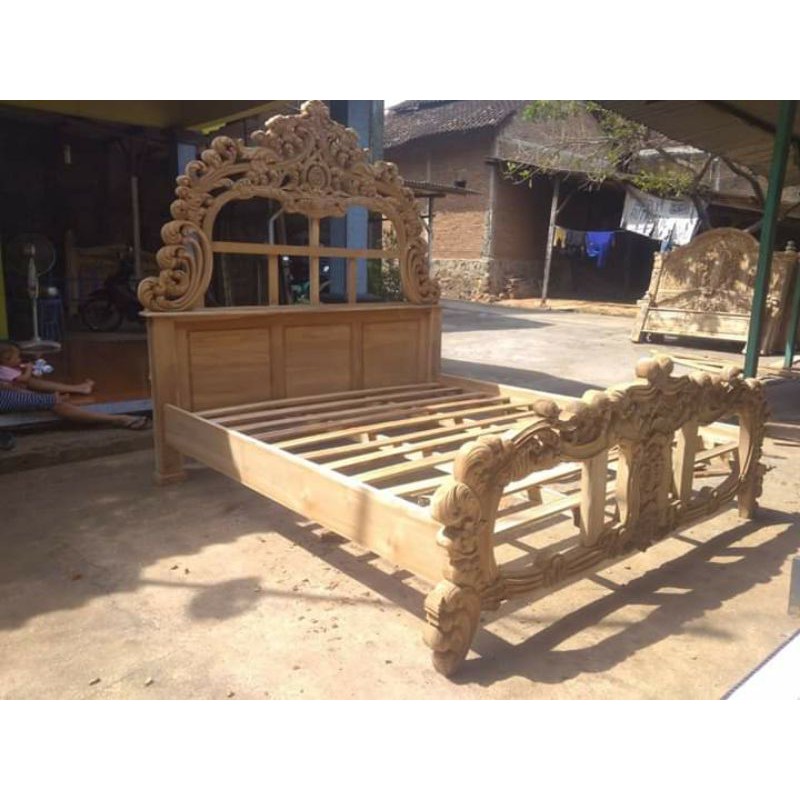 dipan ukir/ranjang ukir jepara.