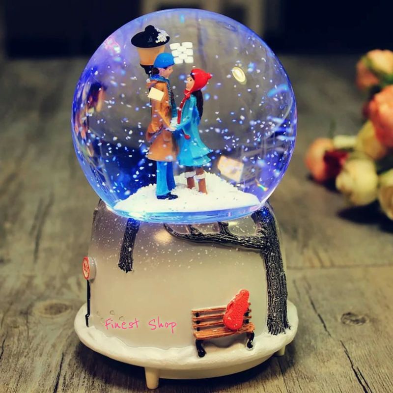 Kotak Musik XL Cute Korean Couple Design Winter Love Story Snowball JUMBO Music Box Kado Pernikahan Pasangan Hadiah Pacar Valentine Romantis Gift Birthday Wedding Anniversary Surprise Hampers Bola Kristal Salju Snowglobe Waterball Bola Kaca Air Unik