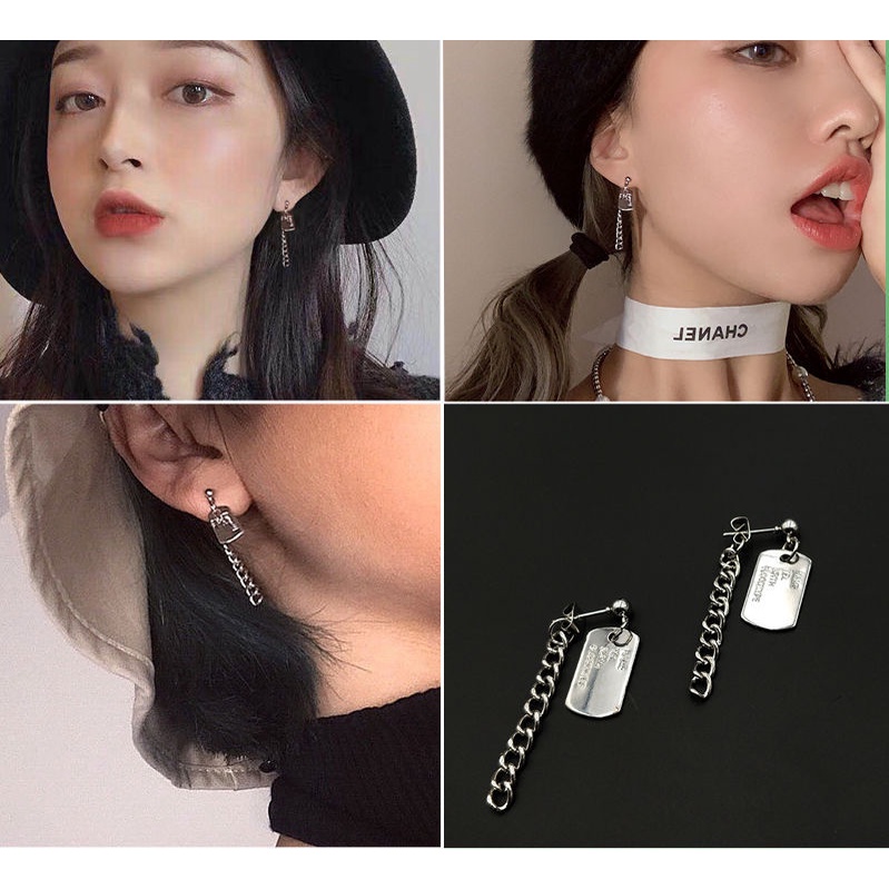 1 Pasang Anting Desain Tag Tulisan Bahan Stainless Steel Gaya Hip Hop Untuk Pria