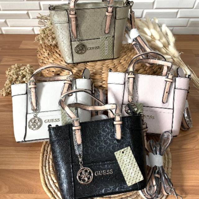 Guess delaney mini monogram holo tote bag / guess delaney mini tote bag