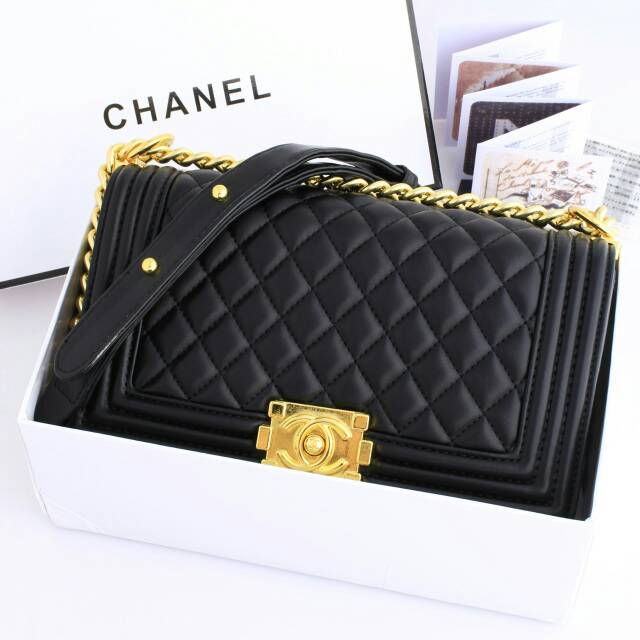 Tas selempang chanel boy lambskin 9006