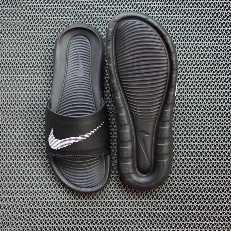 Sendal Nike Victory One slide