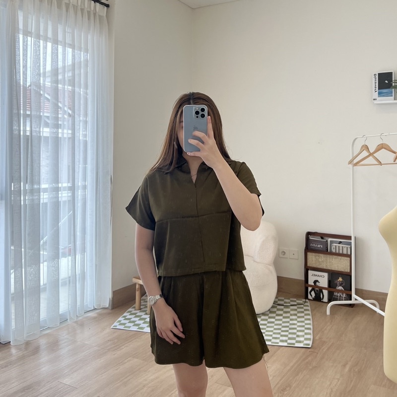 Rayon Collar Shirt / Set Pendek Wanita