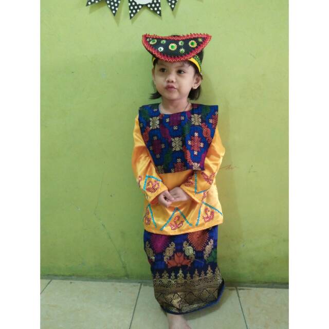 Baju adat anak tk