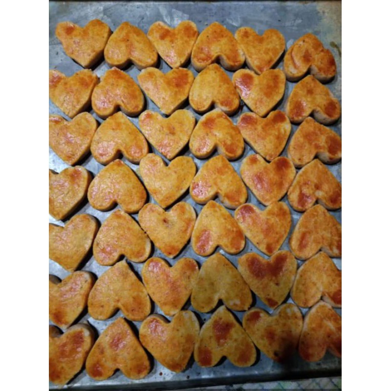 

kue kacang love