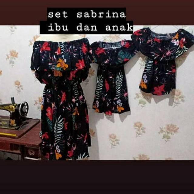 COUPLE MOM AND KIDS SABRINA DRESS