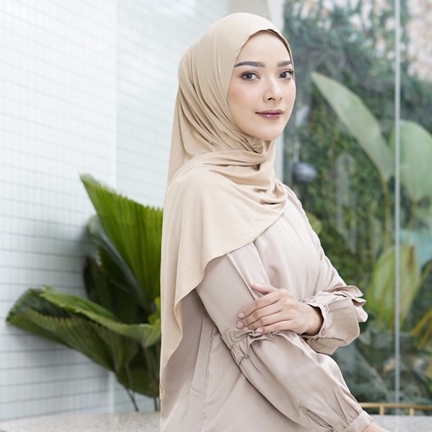 

Vivi Series Cream - NabillaSyal