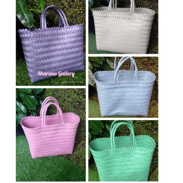 

Produk Keren 6GBAJ tas anyaman plastik untuk souvenir size (M) P:28 L:12 T:25 41 Seller