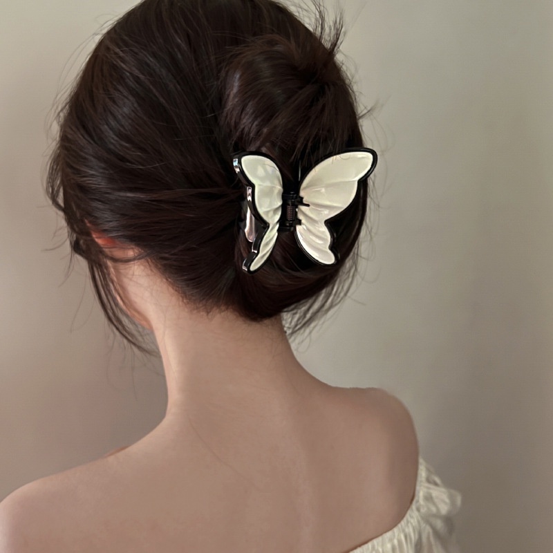 Butterfly Jepit Rambut Bentuk Kupu-Kupu / Hiu Model Simple