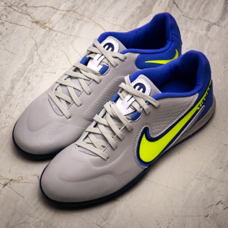 kasut futsal nike tiempo
