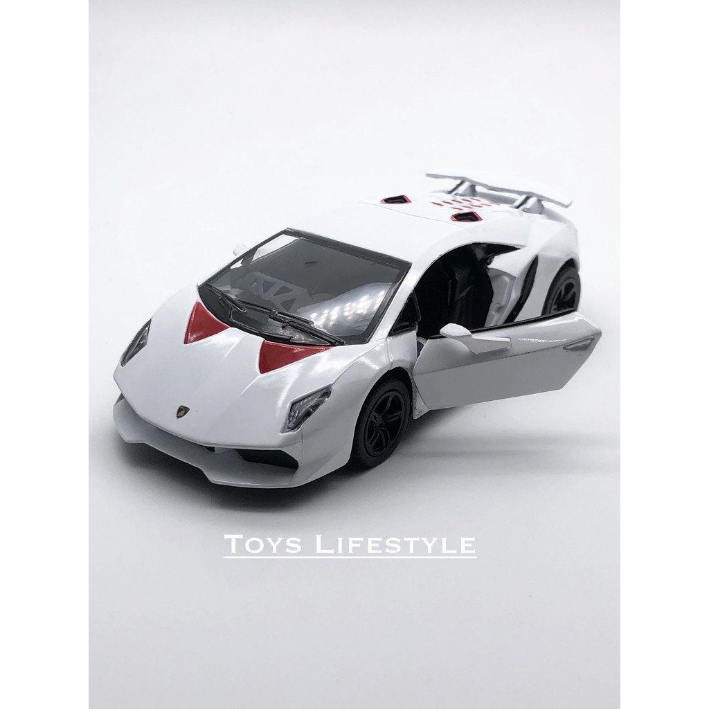 Kinsmart Diecast - Lamborghini Sesto Elemento Skala 1:36 (Putih)