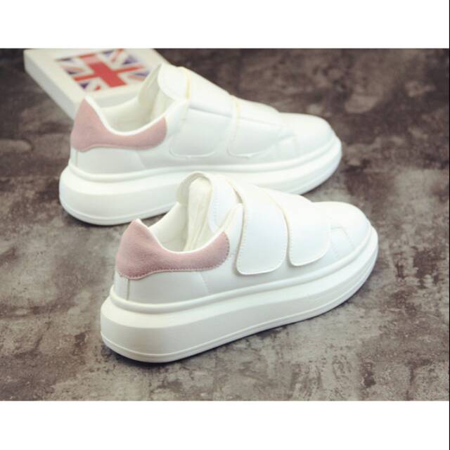 Sepatu Tipe 1524