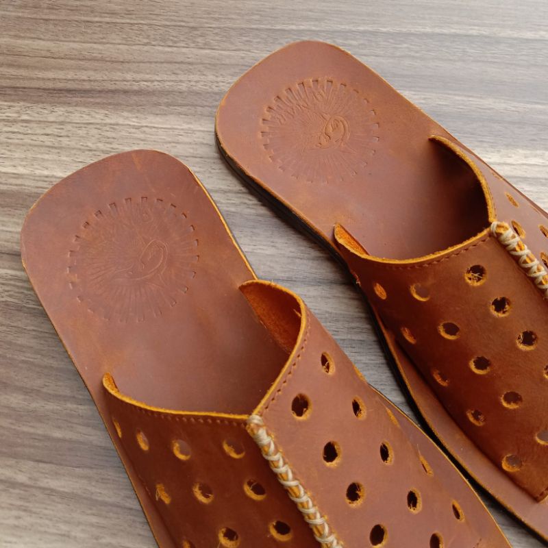 Sandal pria kulit asli//Sandal kokop pria//Sandal kokop bolong-bolong pria kulit asli 100%