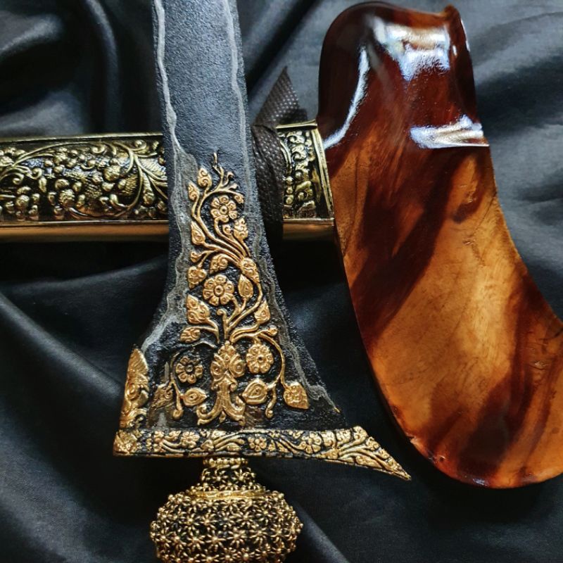 Keris Makoro Kinatah Sepuh Emas Pamor Wengkon