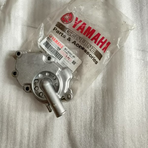 cover housing tutup waterpump pompa air radiator water pump pam ori original yamaha 3c1 vixion old v
