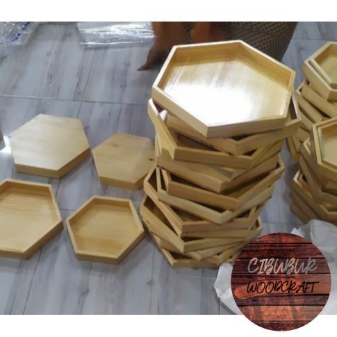 

Baki Segi Enam / Nampan kayu / Tray kayu Segi Enam - S. Enam Kecil
