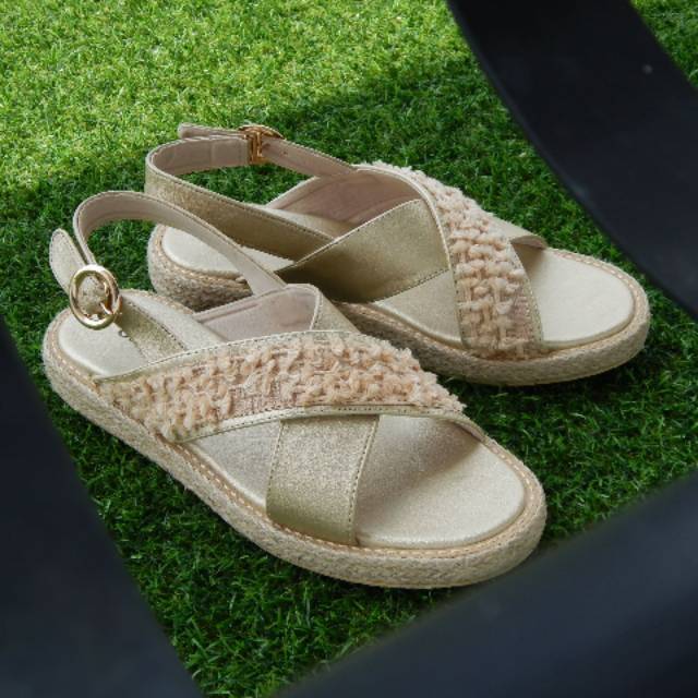 Sandal Tenun bulu garut