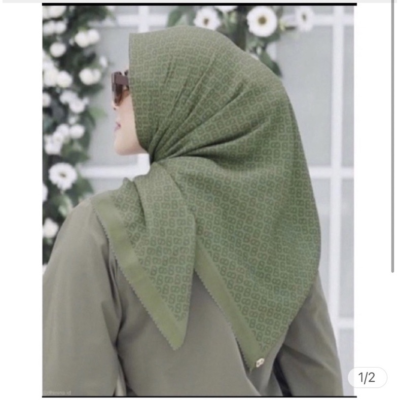 PRELOVED Tapis Square Buttonscarves Asparagus