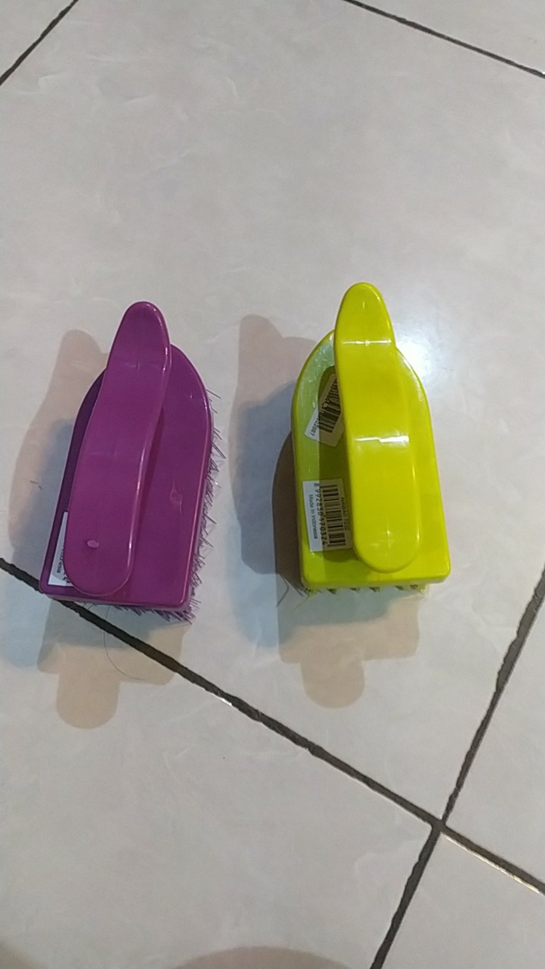 Hawaii Striko Sikat Baju