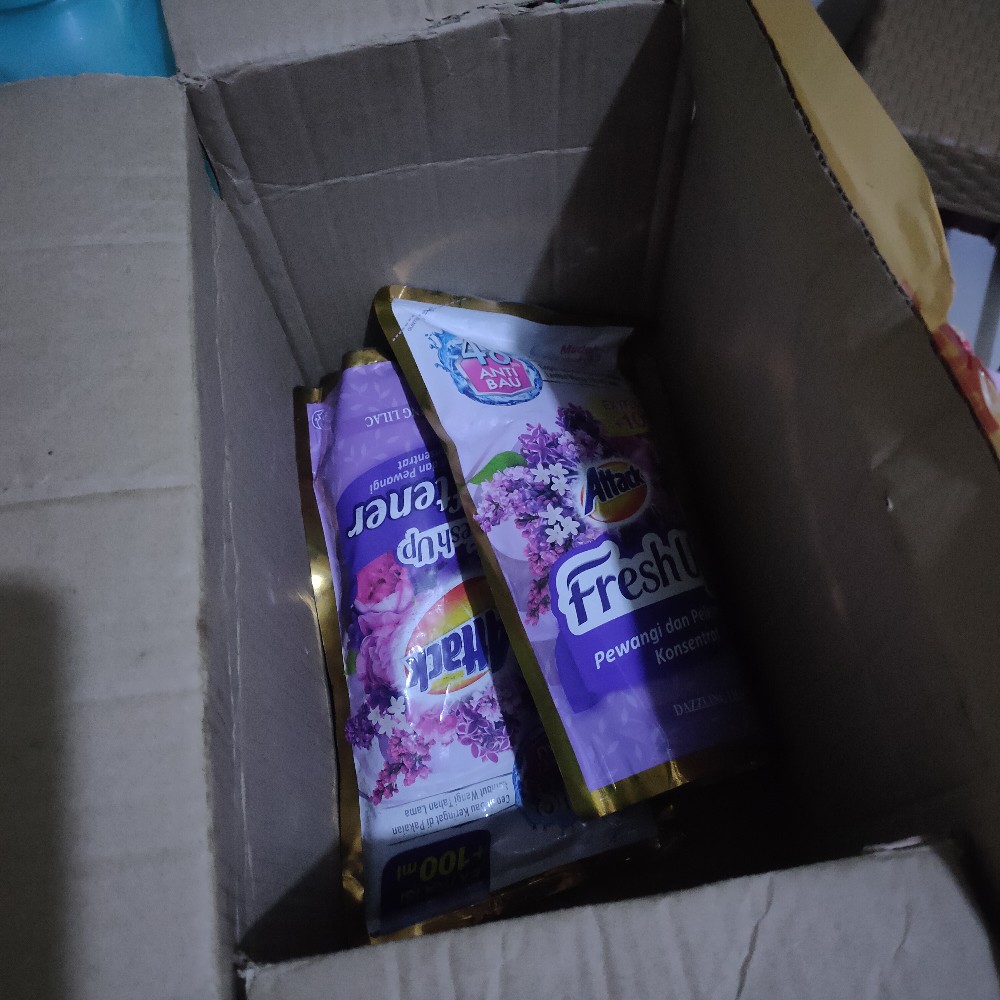 Attack Fresh Up Softener Sakura Blossom Dazzling Lilac & Joyful Paradise 700+100 Ml