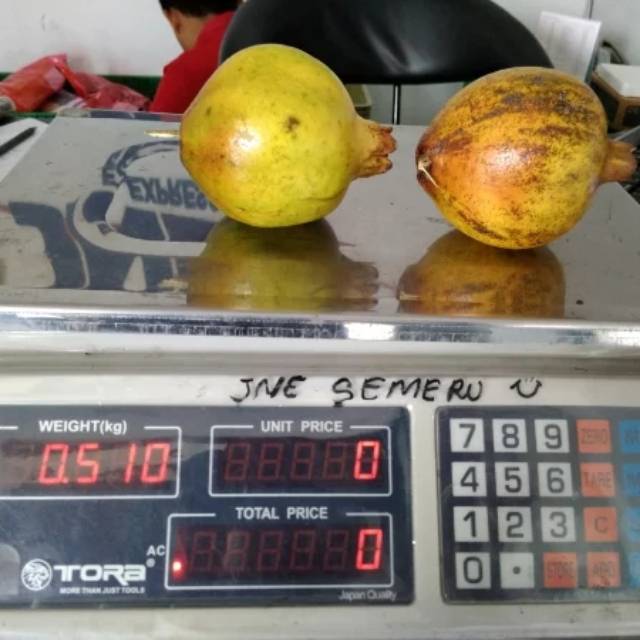 

Buah delima putih berat isi 500gram