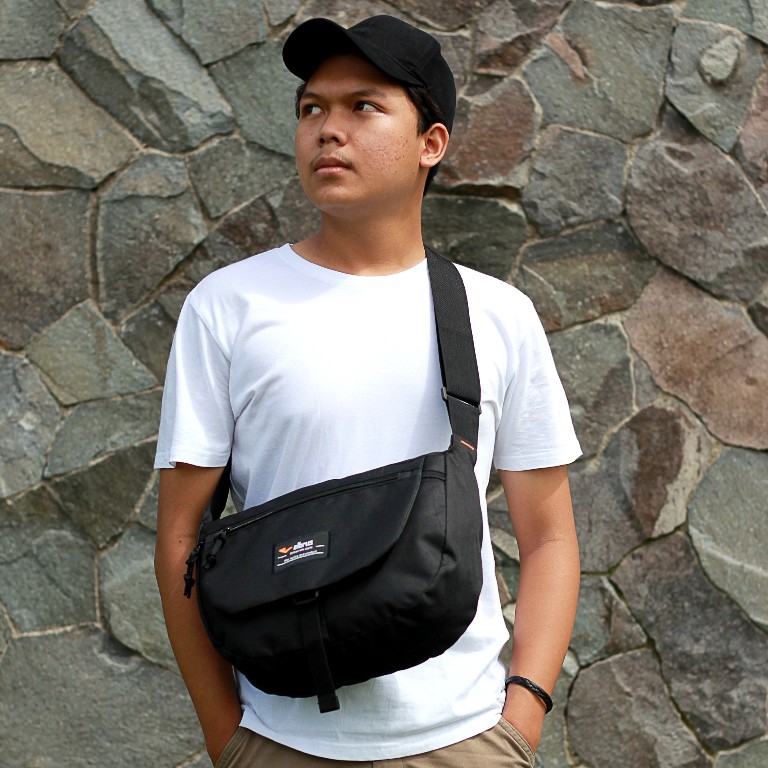 Tas Selempang Shoulder Sling Bag Pria Bahu Polos Distro Elbrus Original