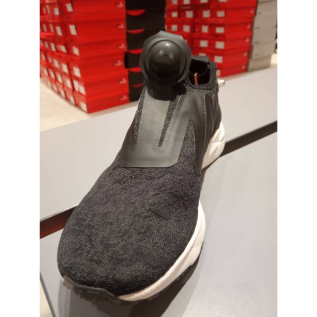 Reebok sneaker shoes