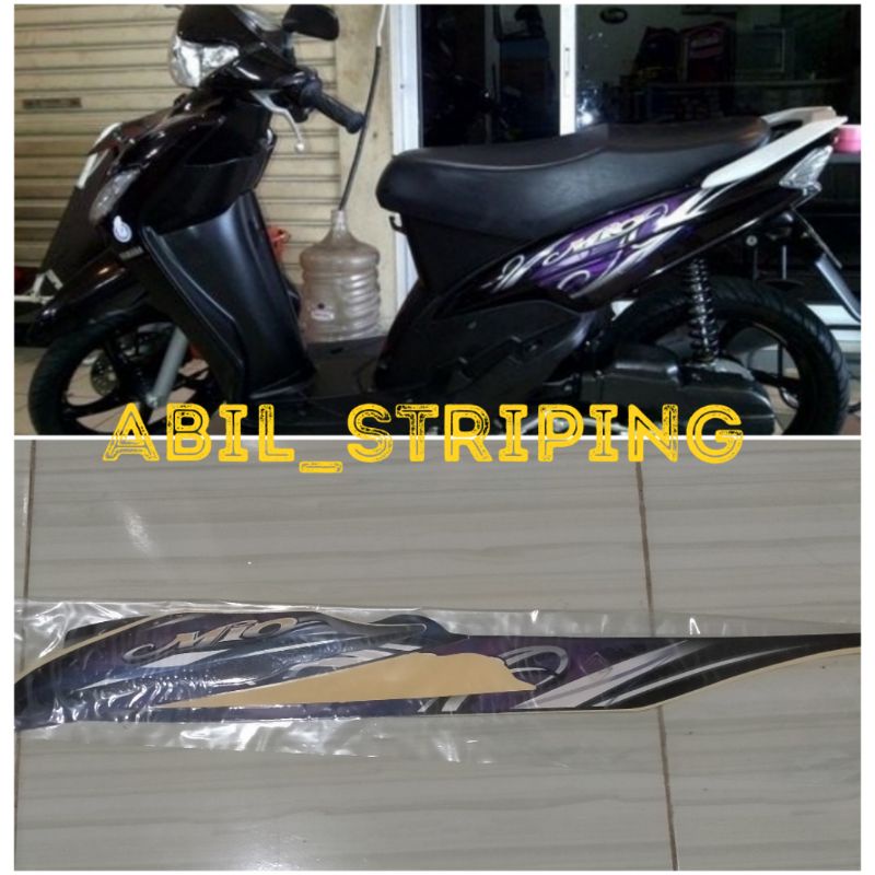 Striping motor Yamaha Mio sporty warna hitam tahun 2011