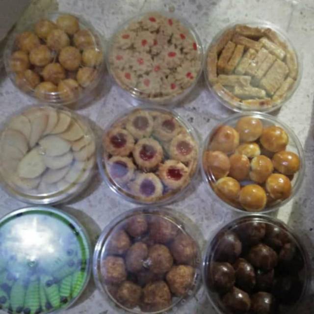 

Aneka kue kering