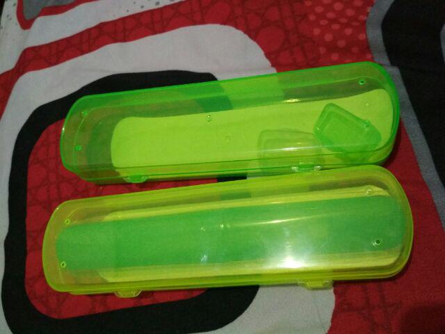 Kotak Tempat Sikat Gigi Dan Pasta / Odol Warna Warni Simple