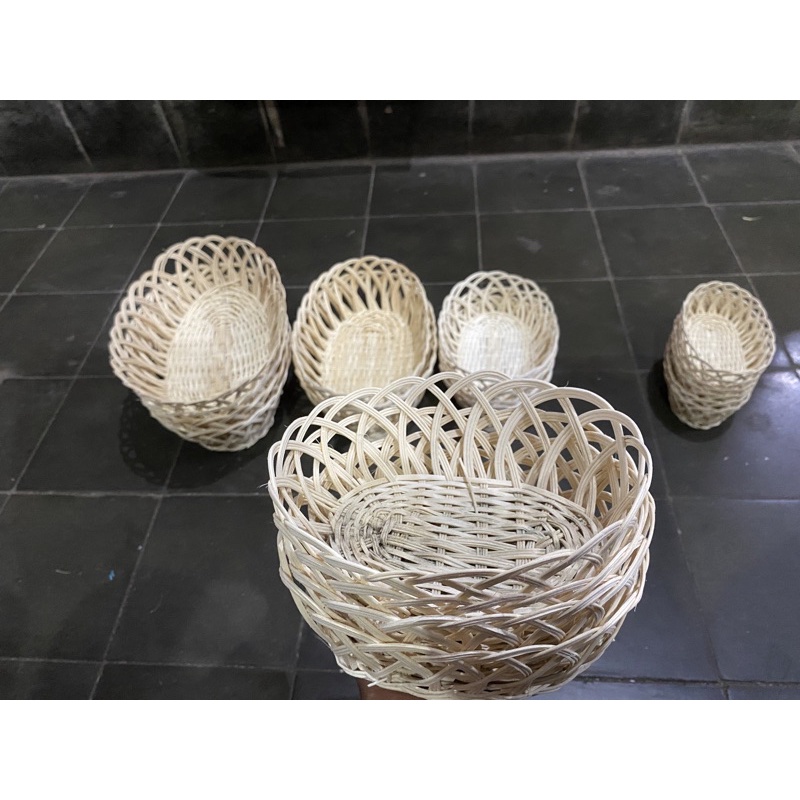 

[Size M] Keranjang Buah Rotan | Kiring Rotan Oval Ukuran M (14x9cm)
