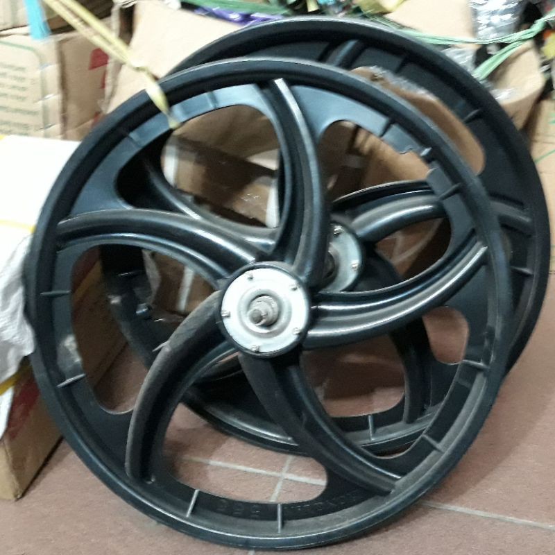 Velg plastik 20" CW racing bintang sepasang untuk sepeda Bmx Anak