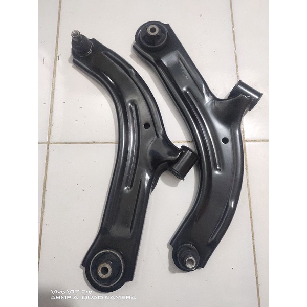 LOWER ARM RH/LH GRAND LIVINA LELANGAN