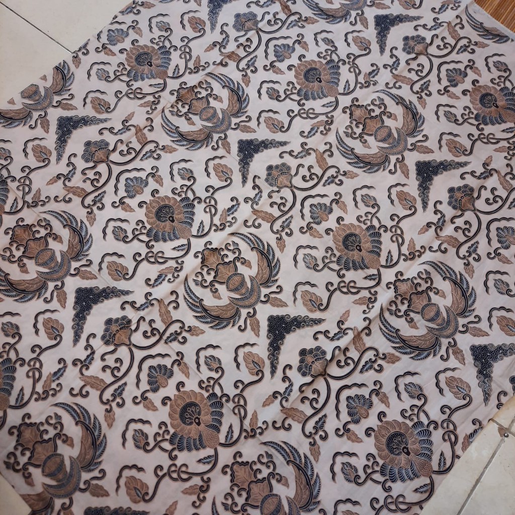 Kain Jarik Batik SOLO Lawasan Motif Latar Putih