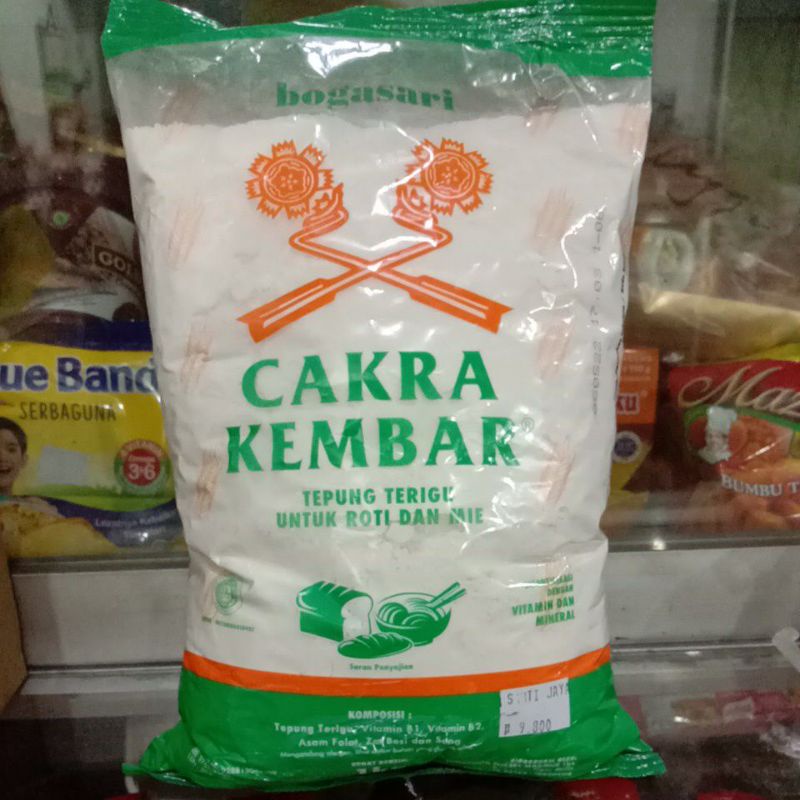 

tepung terigu protein tinggi MEREK CAKRA KEMBAR ekonomi 1kg