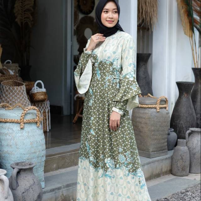 Sauqia Dress